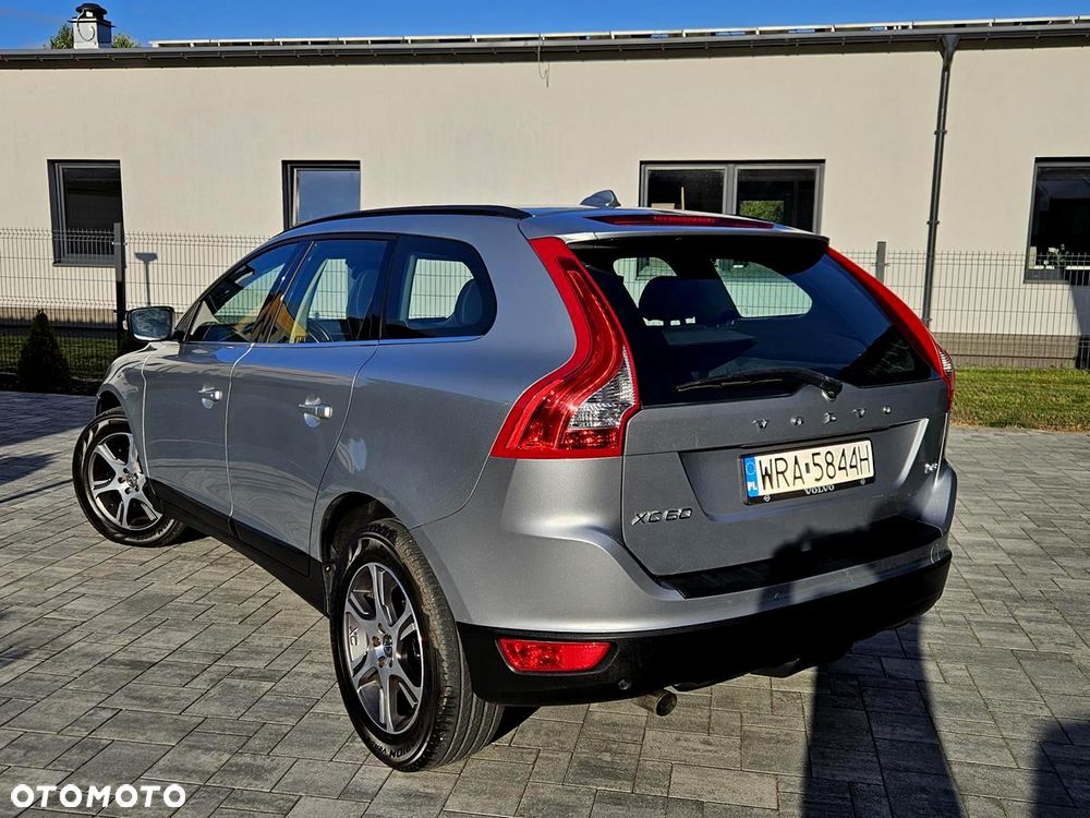 Volvo XC 60 D3 Momentum - 9