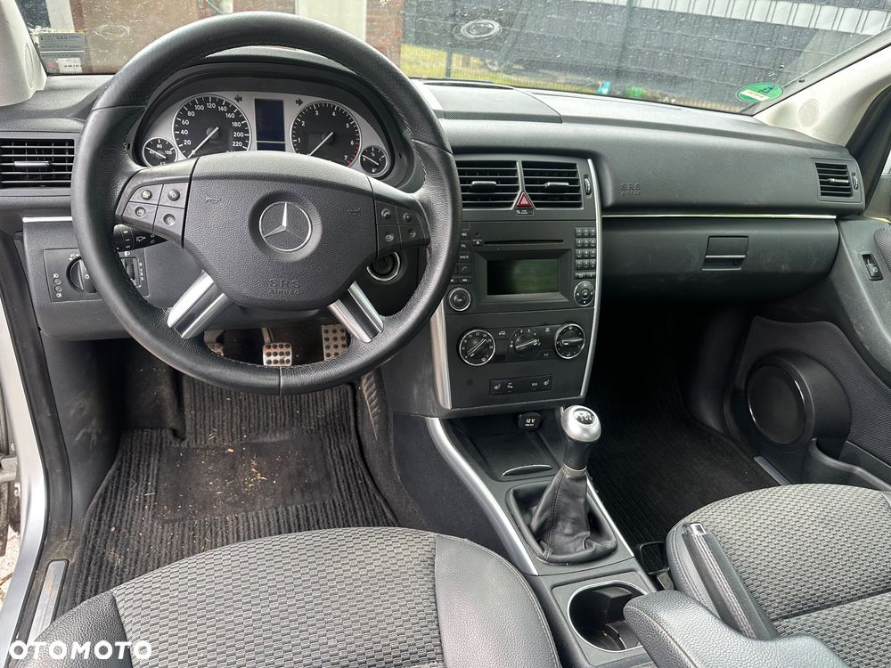 Mercedes-Benz Klasa B 160 BlueEFFICIENCY SPORT EDITION - 32