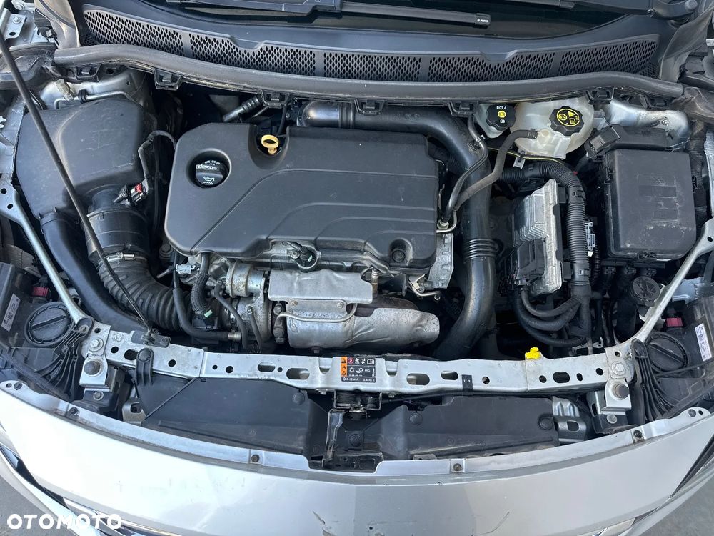 Opel Astra 1.4 T Enjoy - 9