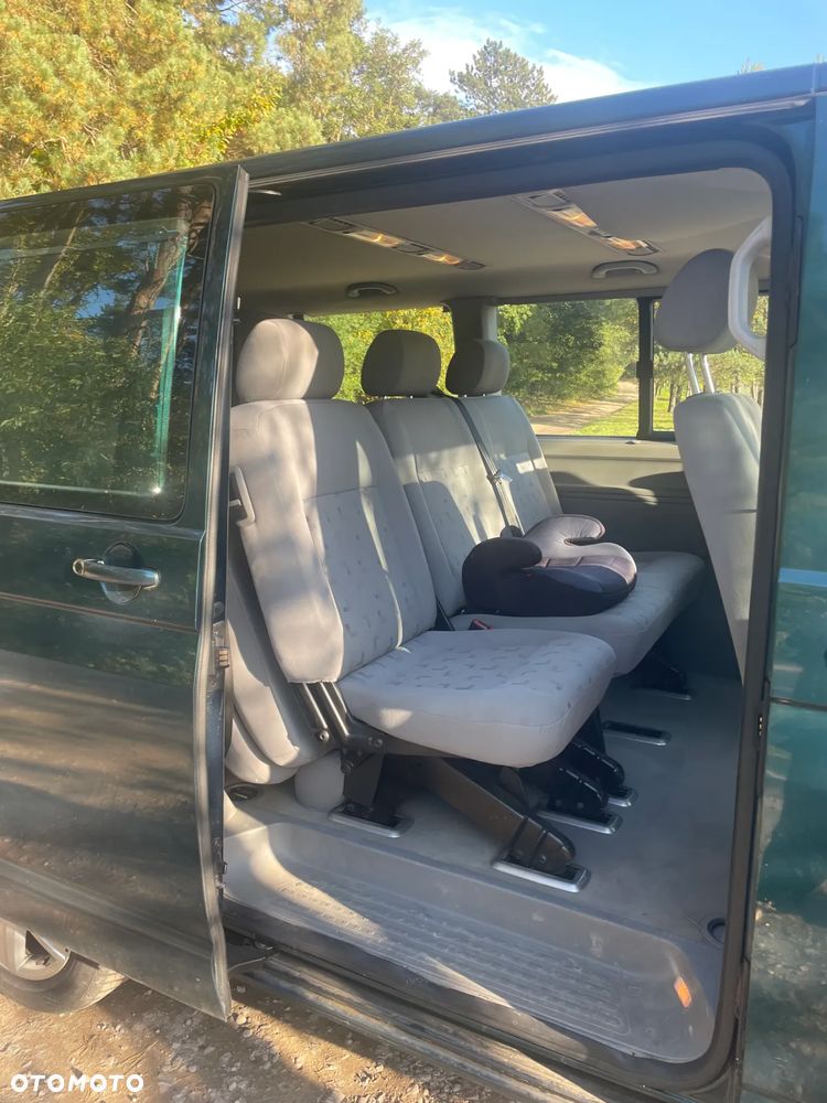 Volkswagen Caravelle - 9