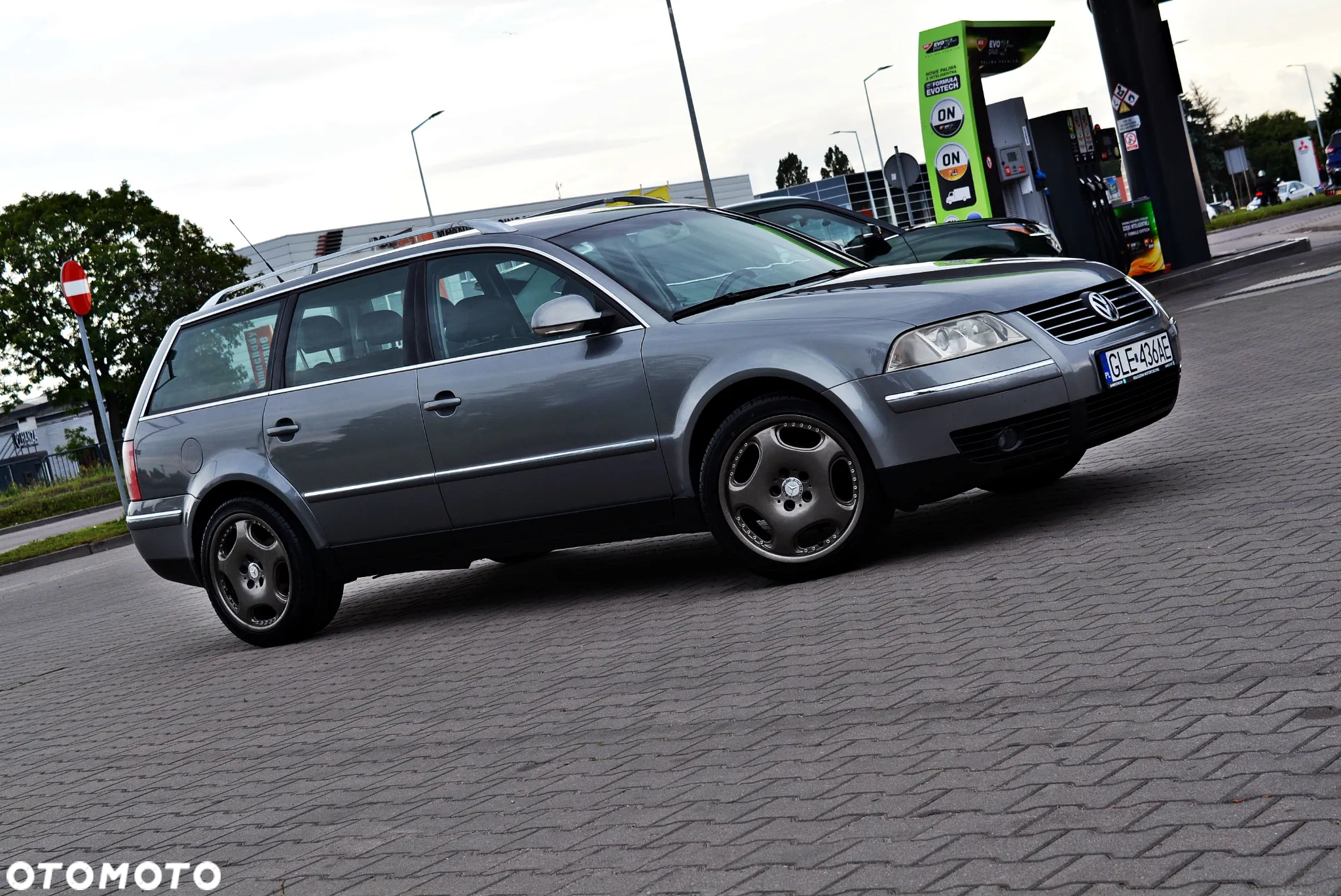 Volkswagen Passat 1.9 TDI Highline - 10