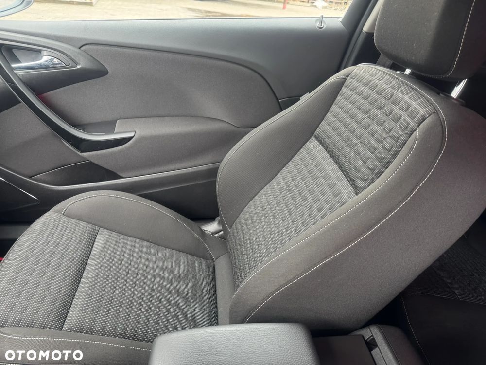 Opel Astra IV GTC 1.4 T Active - 18