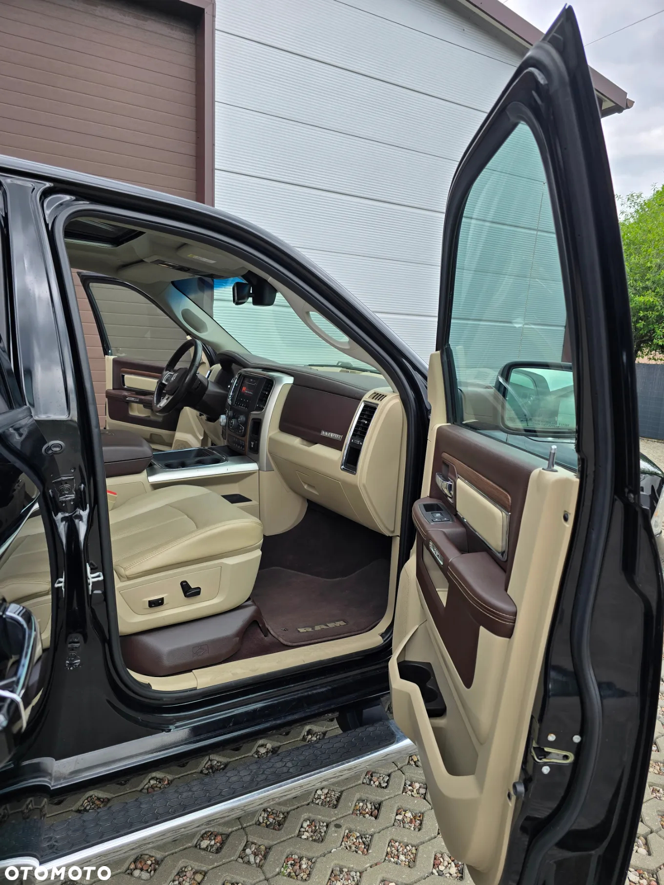 RAM 1500 5.7 Crew Cab Shortbed Laramie Sport Full - 25