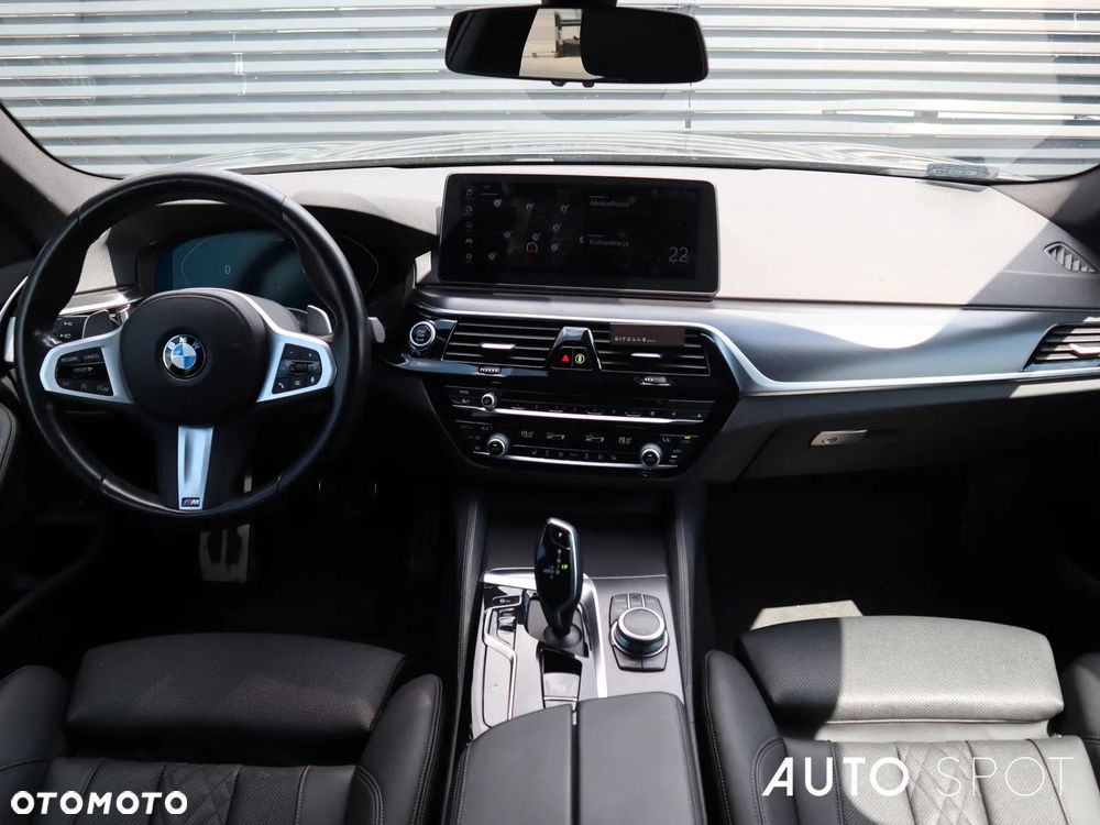 BMW Seria 5 540i xDrive mHEV M Sport sport - 21