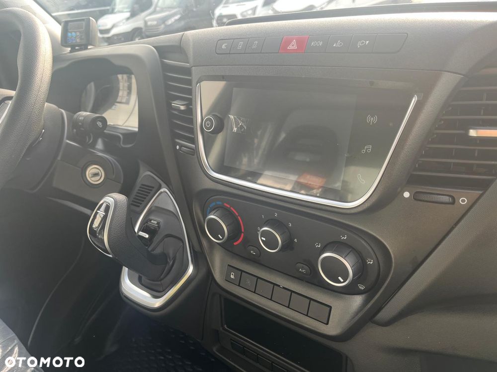 Iveco Daily 35S16H3.0A8 Izoterma 8 EP / Agregat z grzaniem + 230V - 15