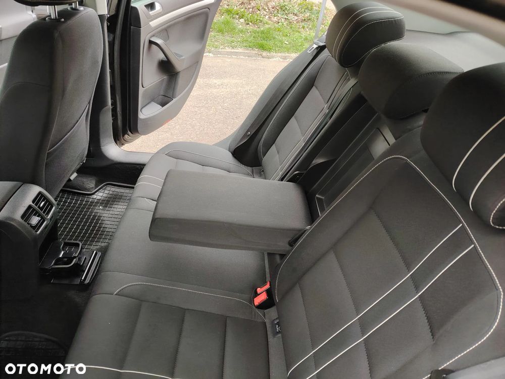 Volkswagen Jetta 1.6 Comfortline - 8