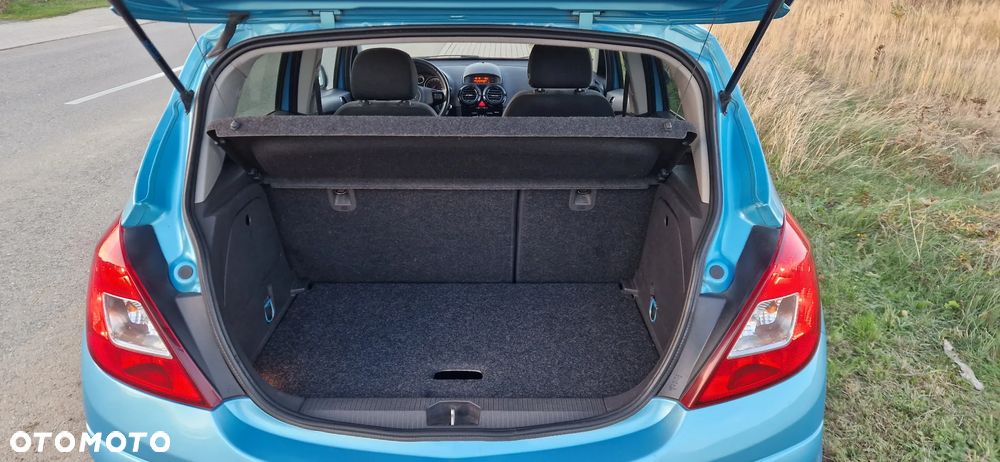 Opel Corsa 1.2 16V Essentia - 10