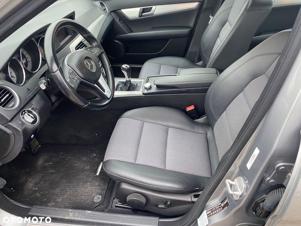 Mercedes-Benz Klasa C 180 (BlueEFFICIENCY) Avantgarde - 21