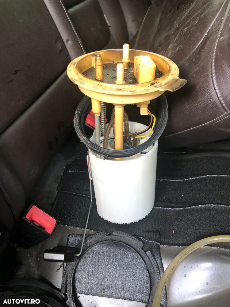 Pompa motorina rezervor combustibil Volkswagen Passat B7 1,6 TDI 2012 - 1