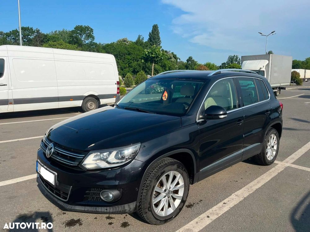 Volkswagen Tiguan - 1
