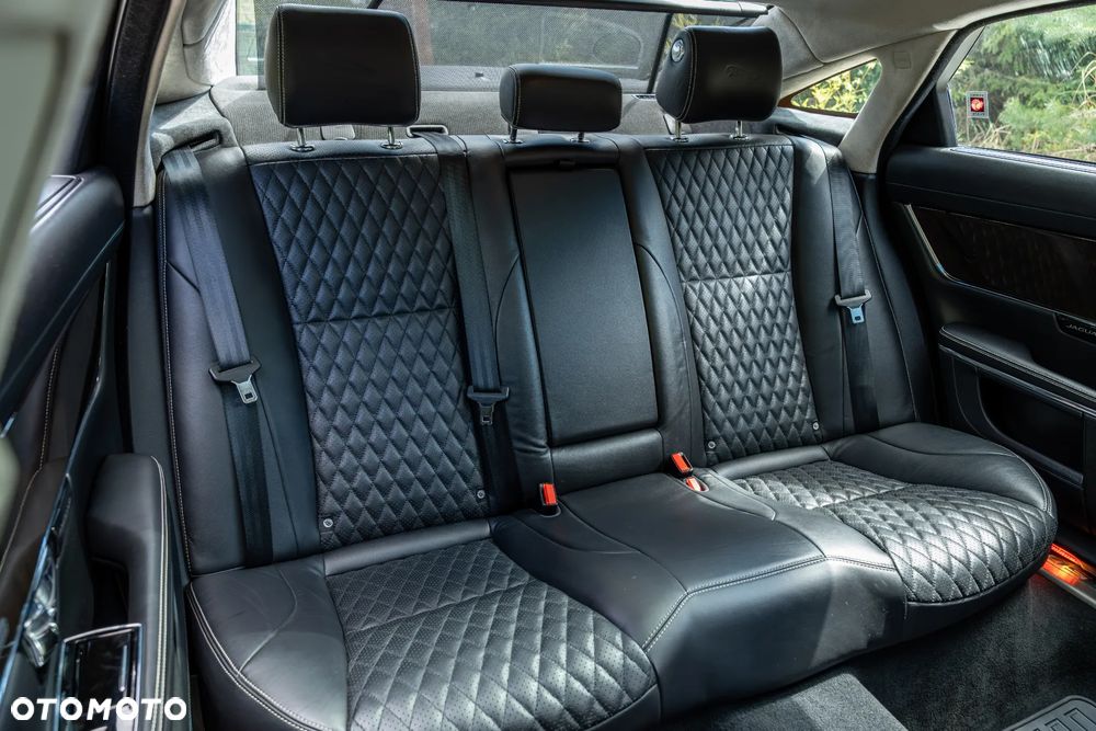 Jaguar XJ 3.0 T AWD Portfolio - 39