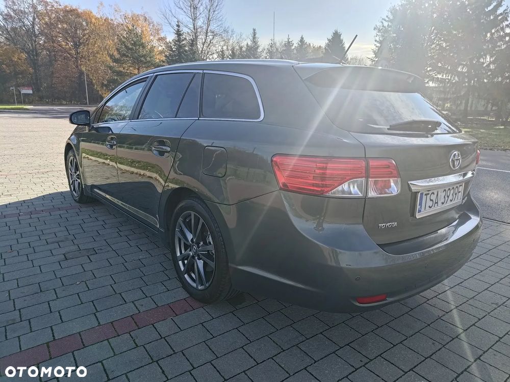 Toyota Avensis 1.8 Sol plus NAVI - 5
