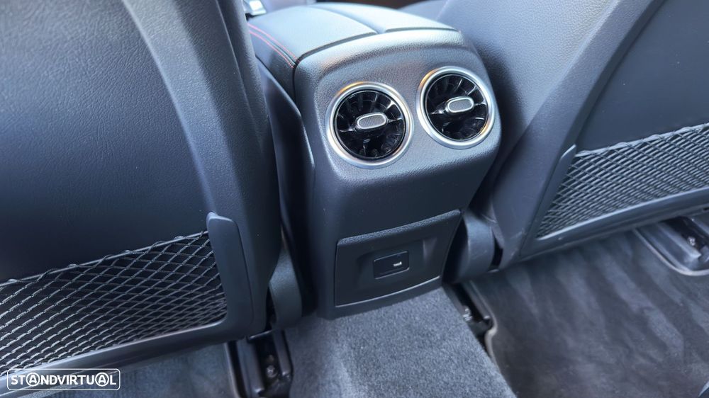 Mercedes-Benz A 250 Limousine e 8G-DCT AMG Line - 34