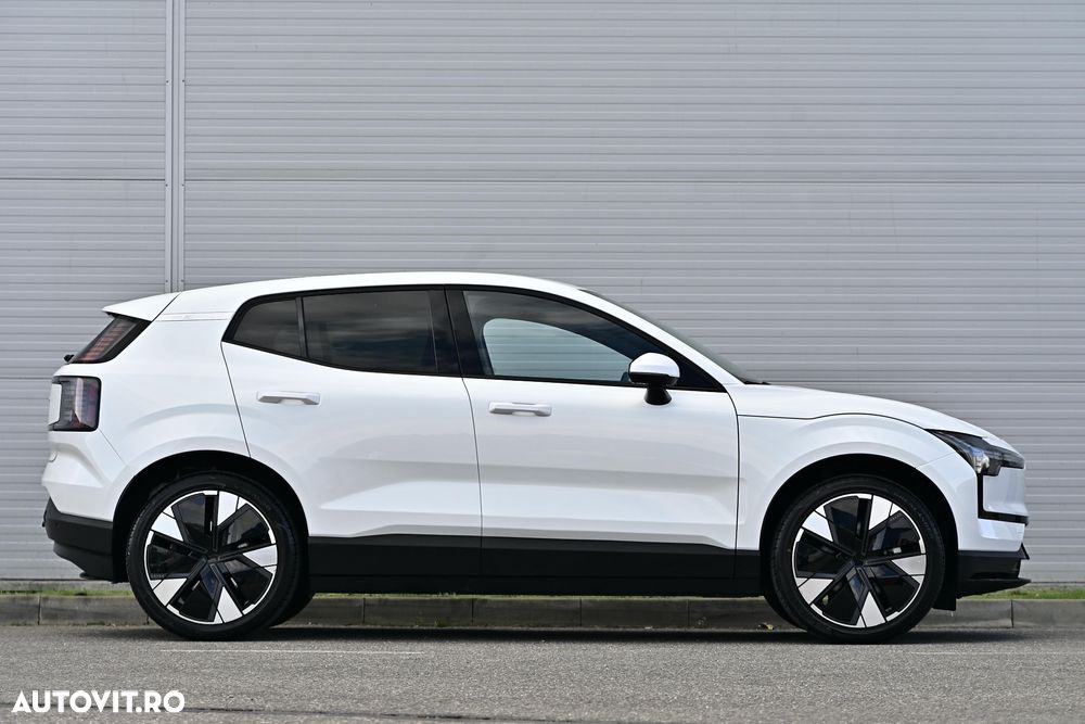 Volvo EX30 Single Motor Extended Range RWD Core - 8