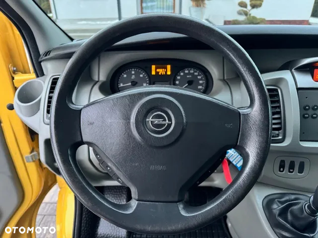Opel Vivaro - 11