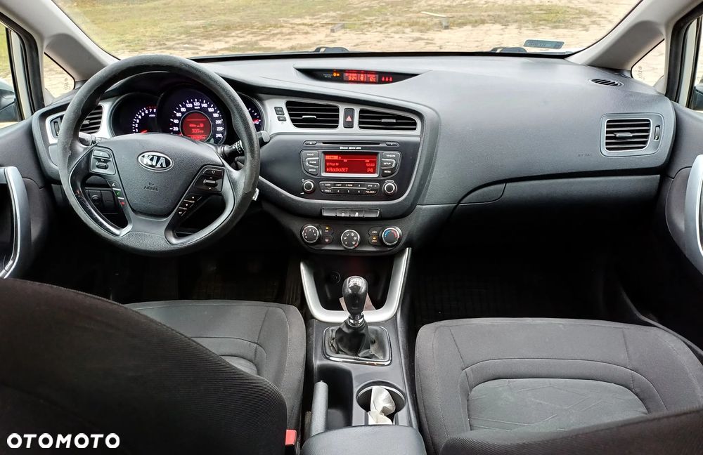 Kia Ceed - 14