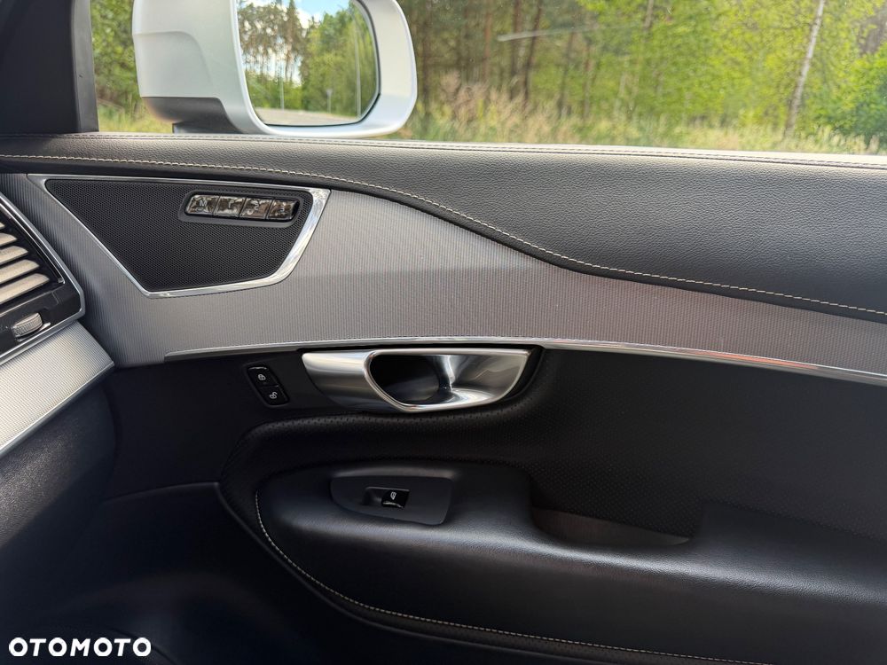 Volvo XC 90 D5 AWD Geartronic RDesign - 30