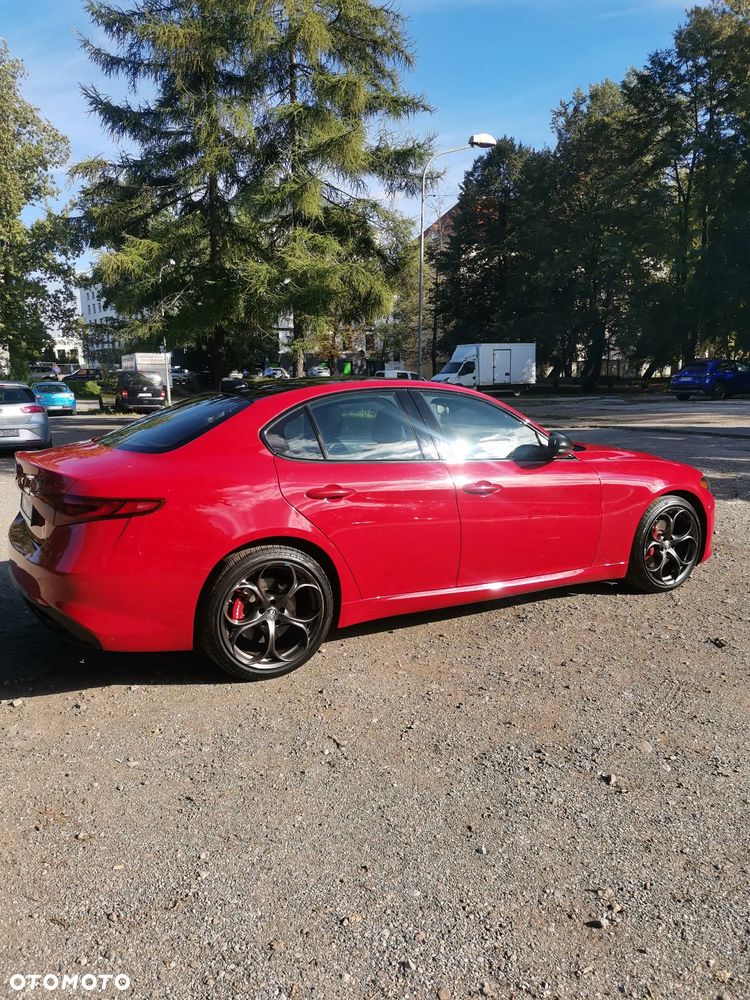 Alfa Romeo Giulia 2.0 Turbo 16V AT8-Q4 Ti - 7