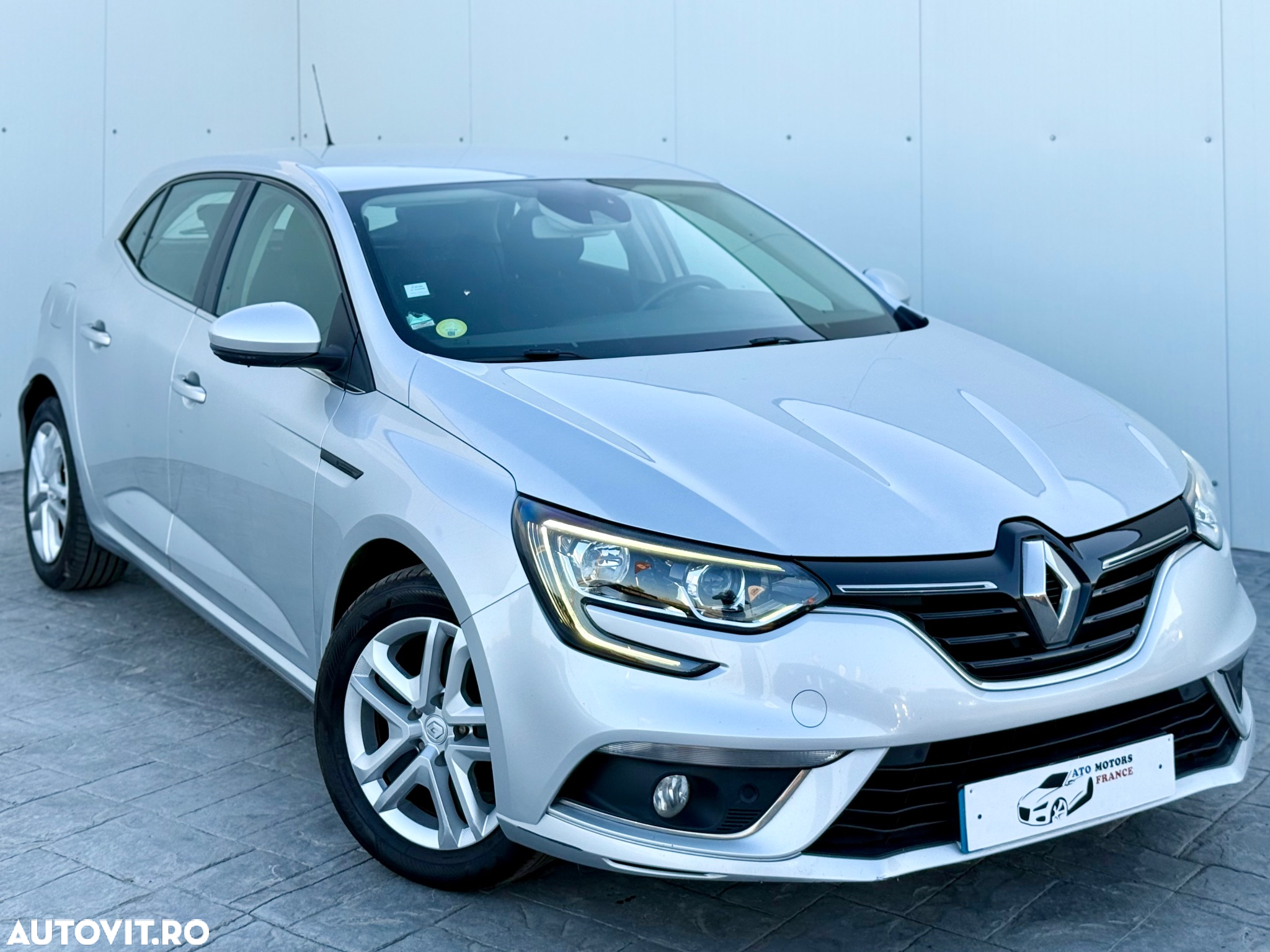 Renault Megane Energy dCi Intens - 2