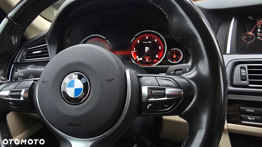 BMW Seria 5 525d xDrive Luxury Line - 29