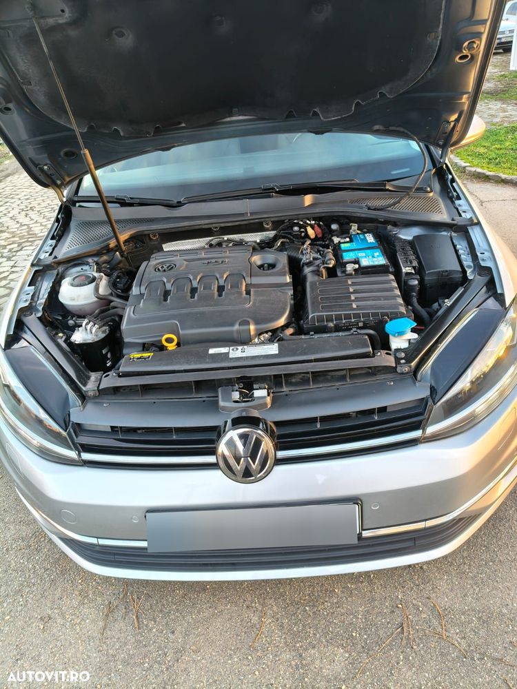 Volkswagen Golf - 8