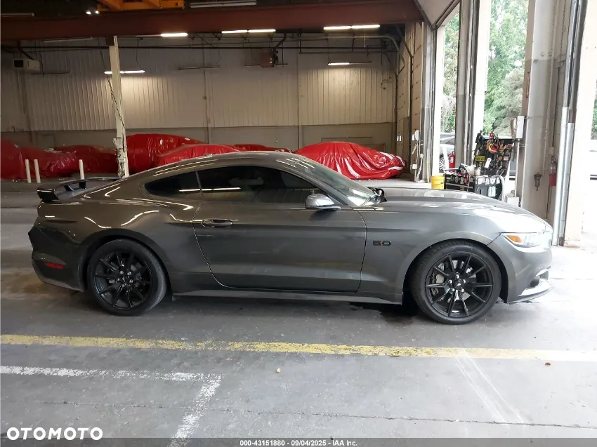 Ford Mustang 5.0 V8 GT - 2
