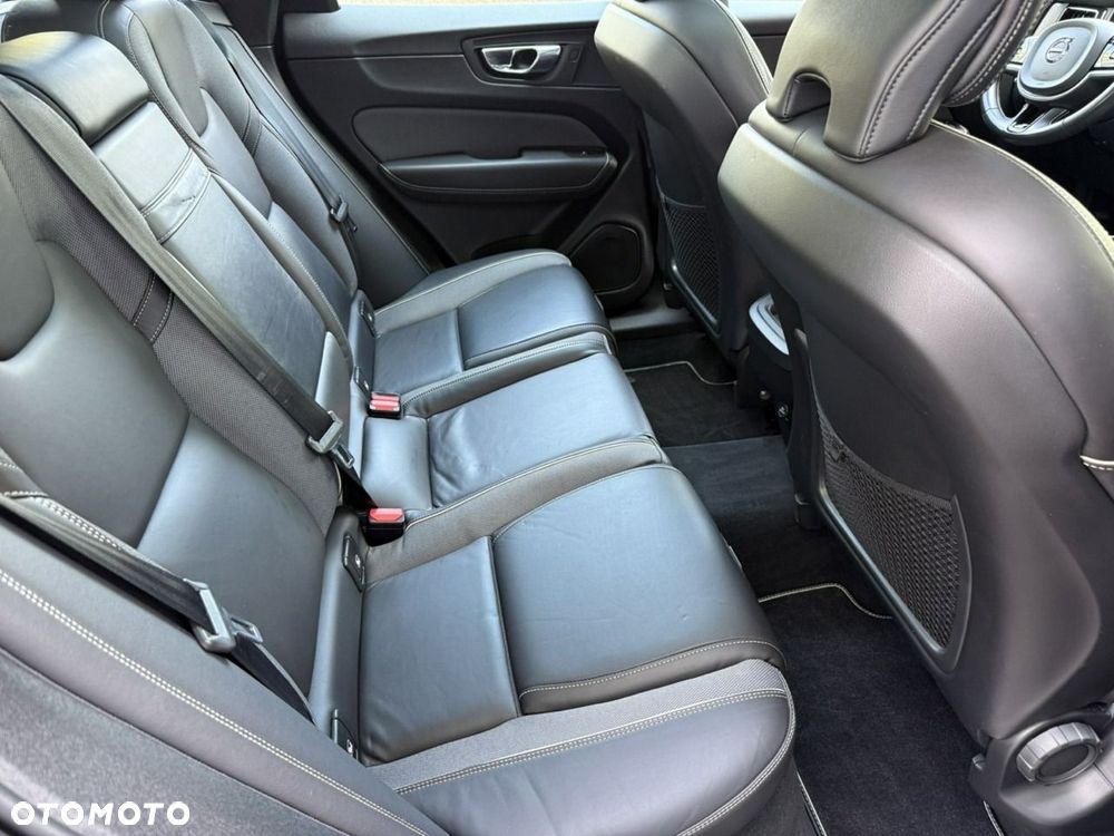 Volvo XC 60 D4 R-Design - 27