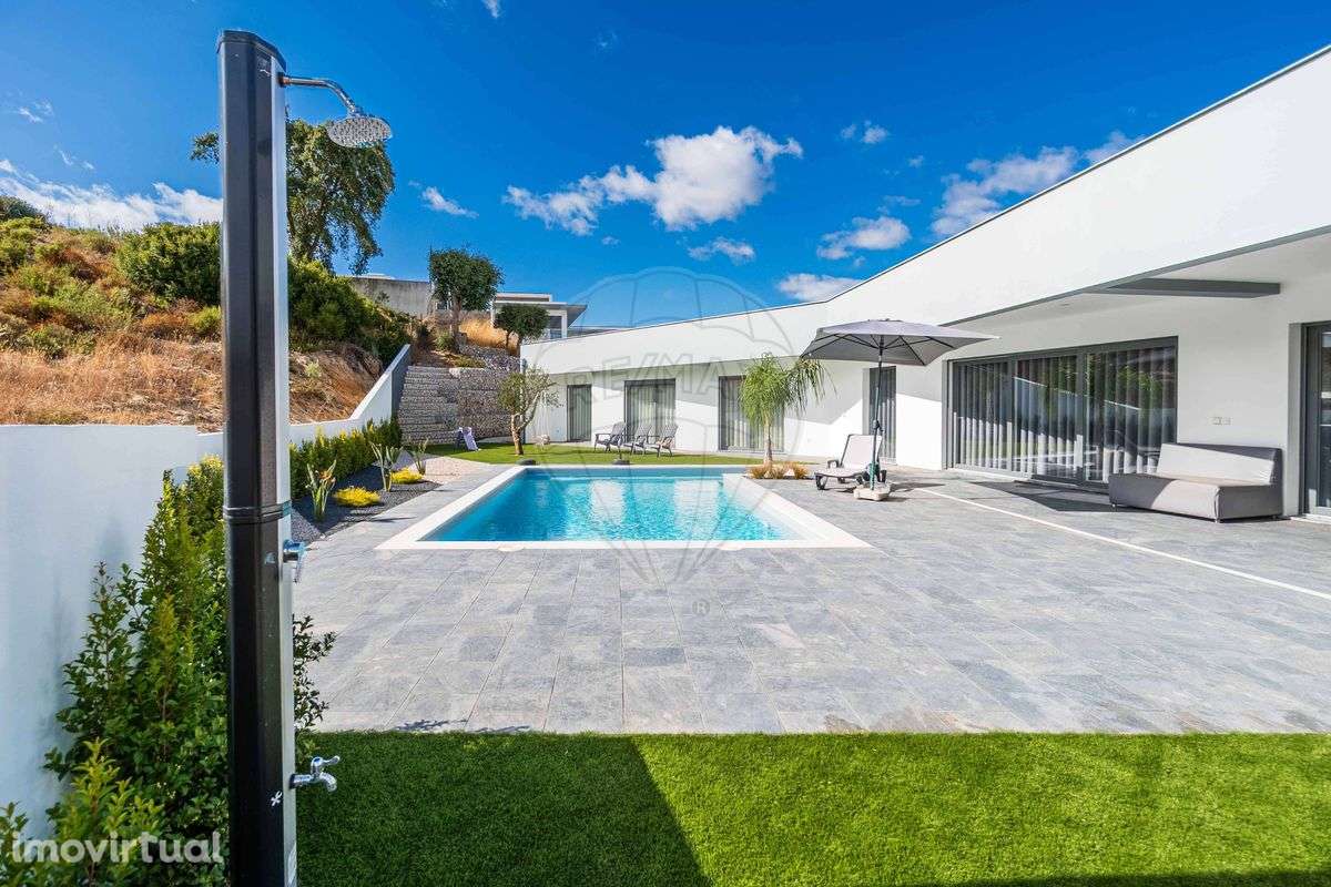 Moradia T4 para venda - Grande imagem: 3/50