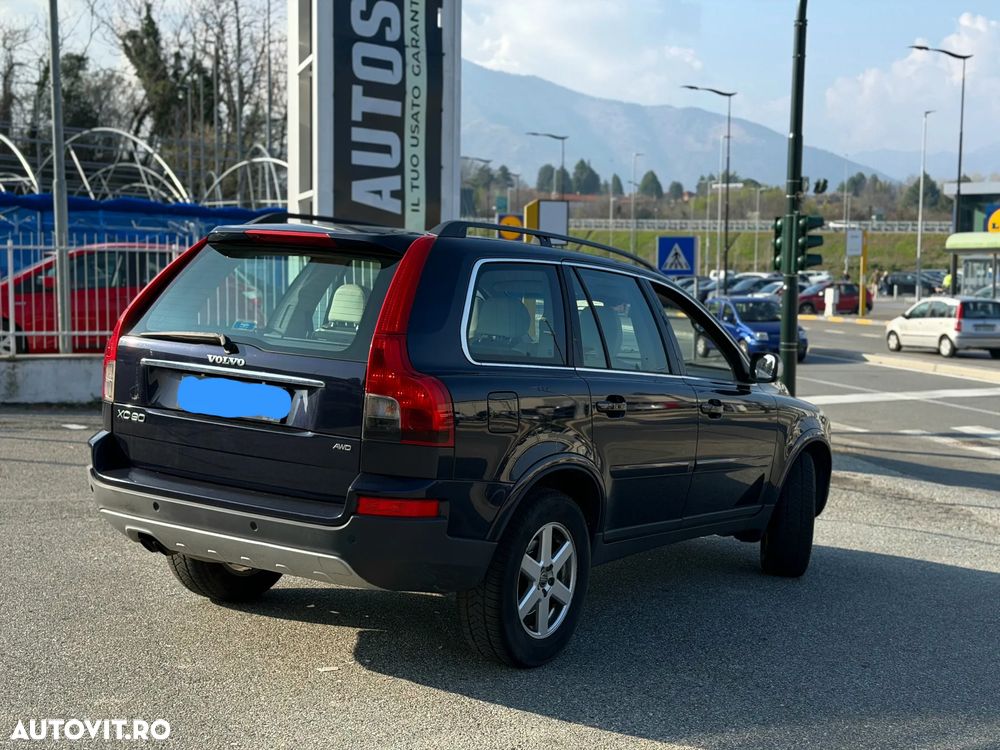 Volvo XC 90 - 9