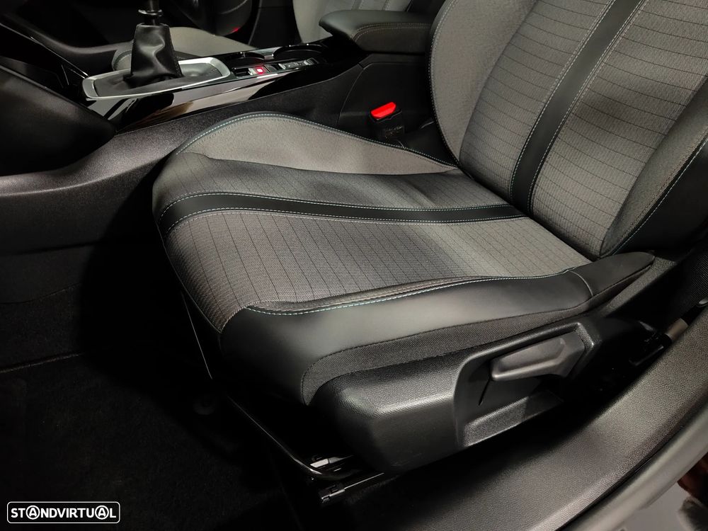 Peugeot 208 1.2 PureTech Allure Pack - 31