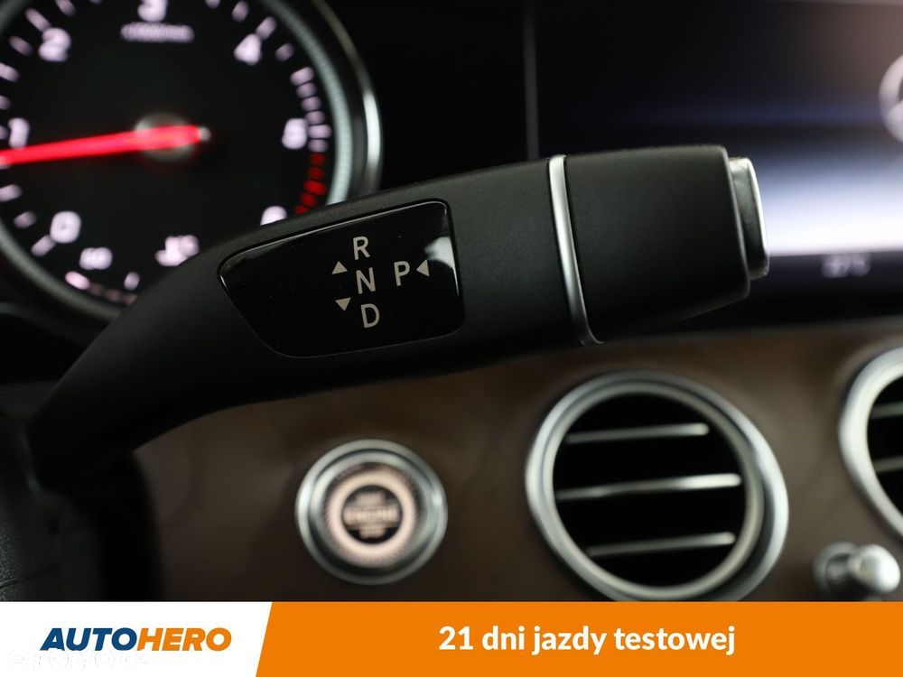 Mercedes-Benz Klasa E 220 d 4-Matic 9G-TRONIC - 32