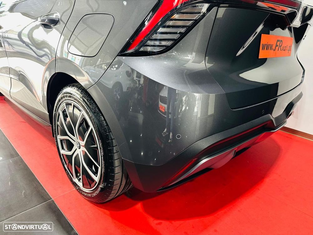 MG MG4 64 kWh Luxury - 18