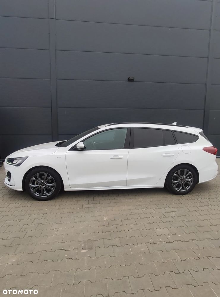 Ford Focus 1.0 EcoBoost Hybrid ST-LINE X - 6