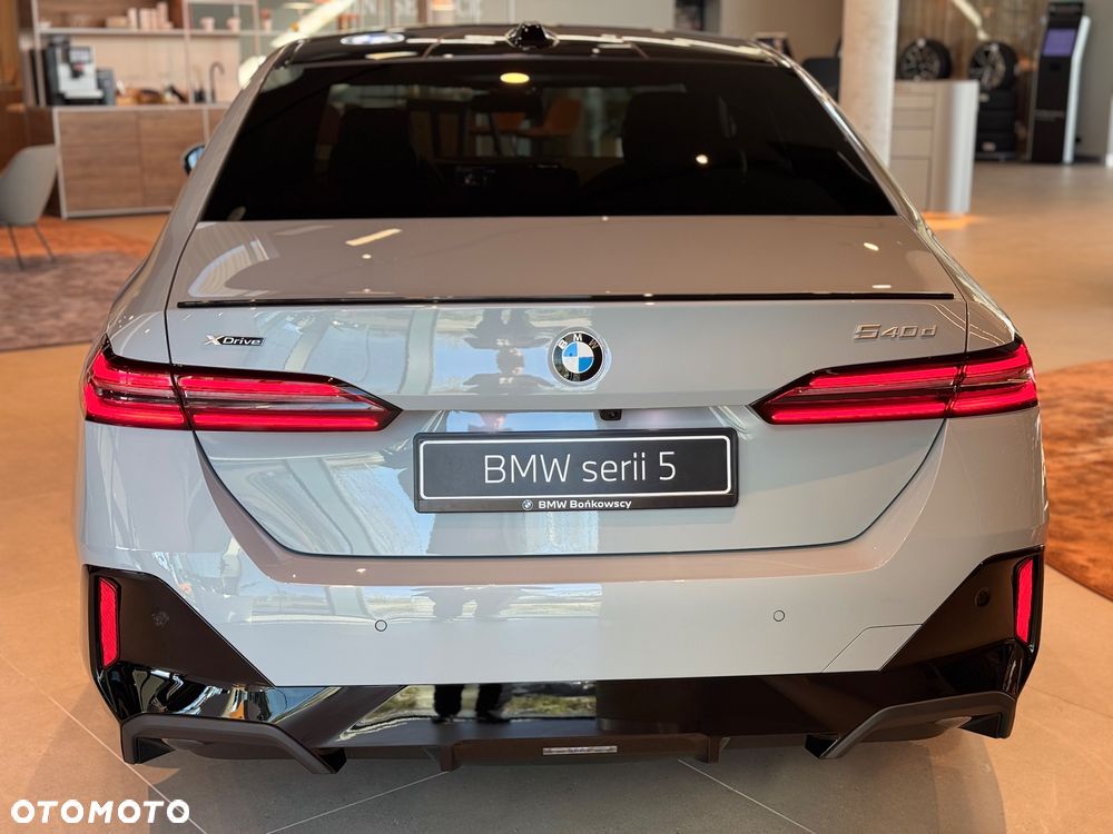 BMW Seria 5 540d xDrive mHEV M Sport - 4