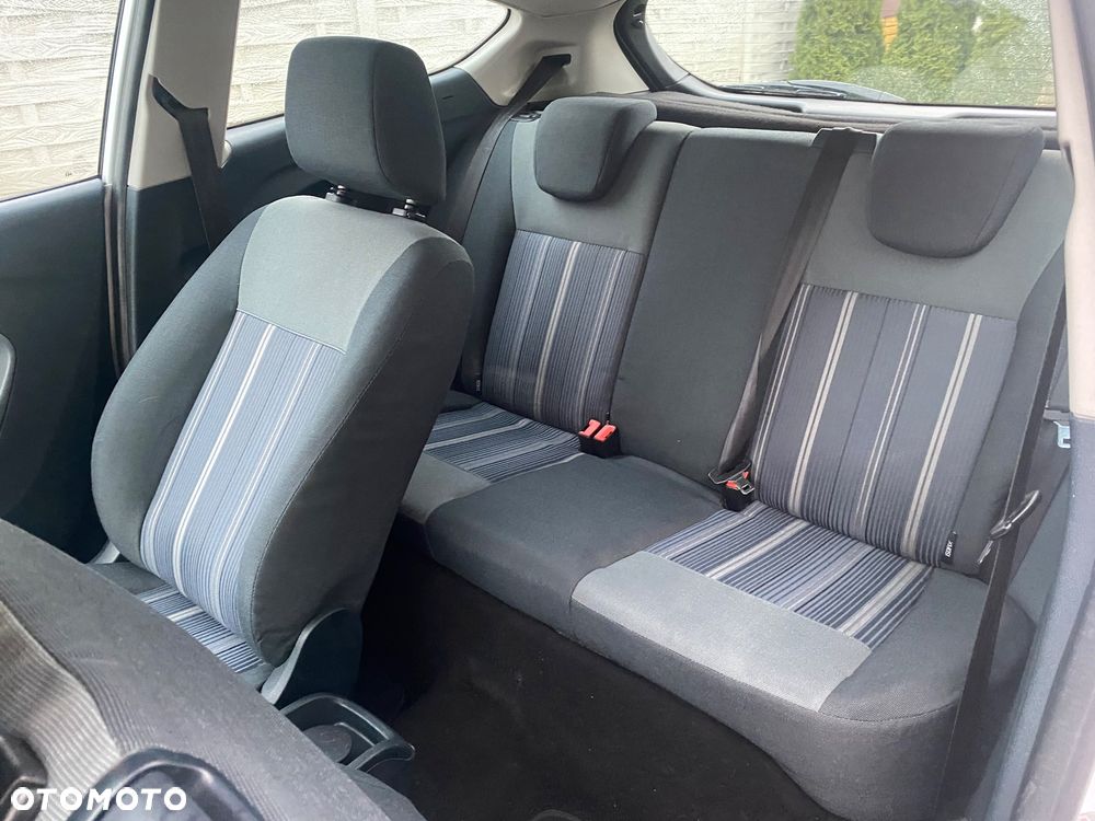 Ford Fiesta 1.25 Ambiente - 12