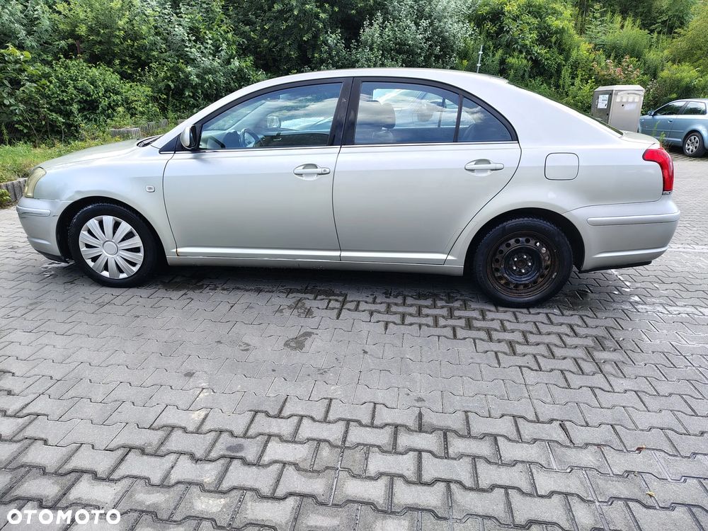 Toyota Avensis 2.0 VVT-i Team - 10