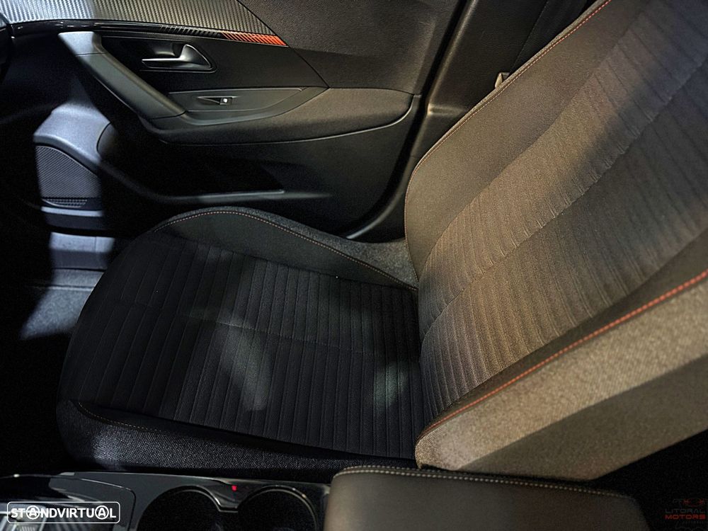 Peugeot 2008 1.2 PureTech Active Pack EAT8 - 21