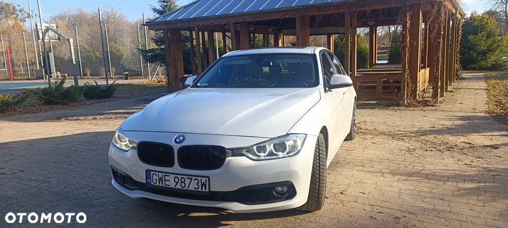 BMW Seria 3 320i Sport-Aut Sport Line - 17