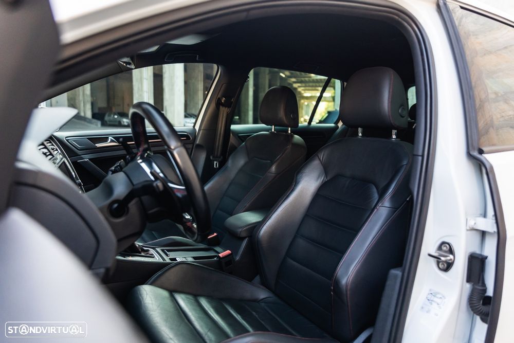 VW Golf 2.0 TSi GTi DSG Performance - 33