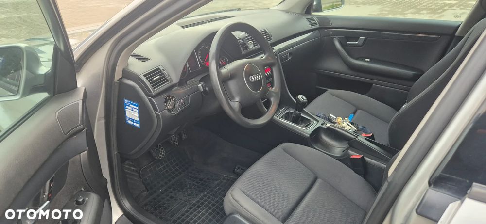 Audi A4 Limousine - 8