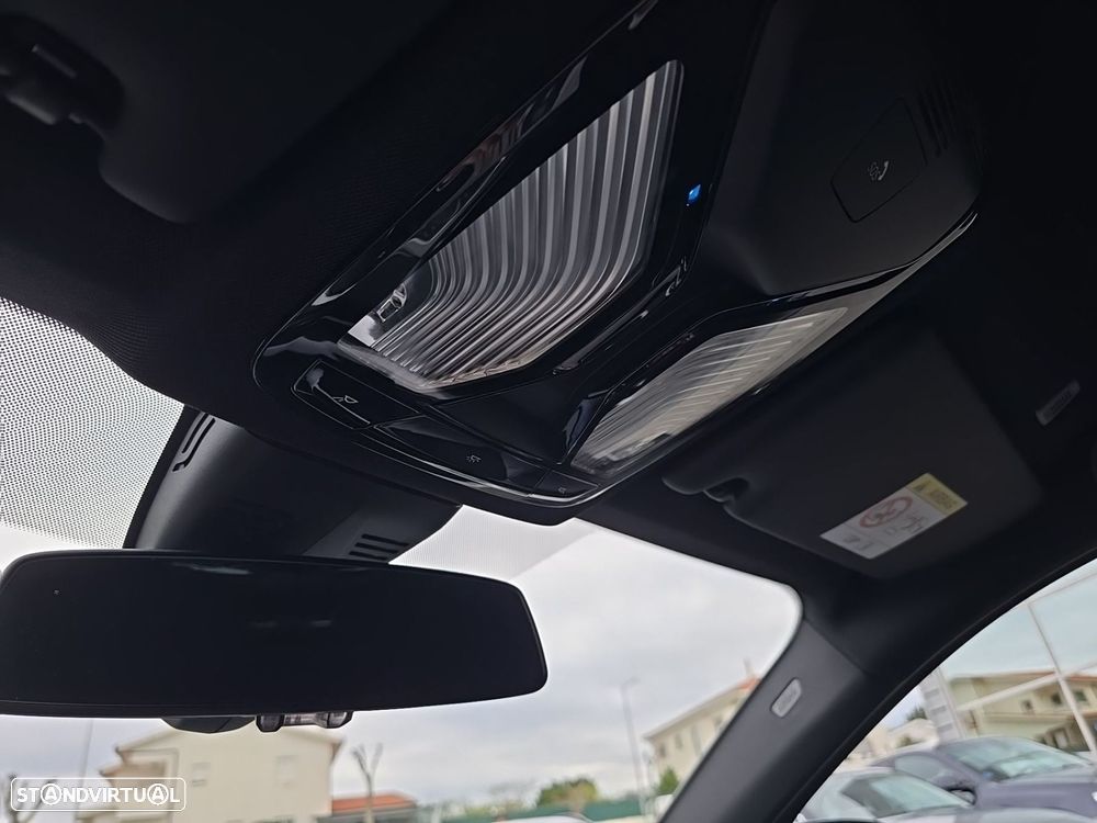 BMW 320 d Pack Desportivo M Pro Auto - 27