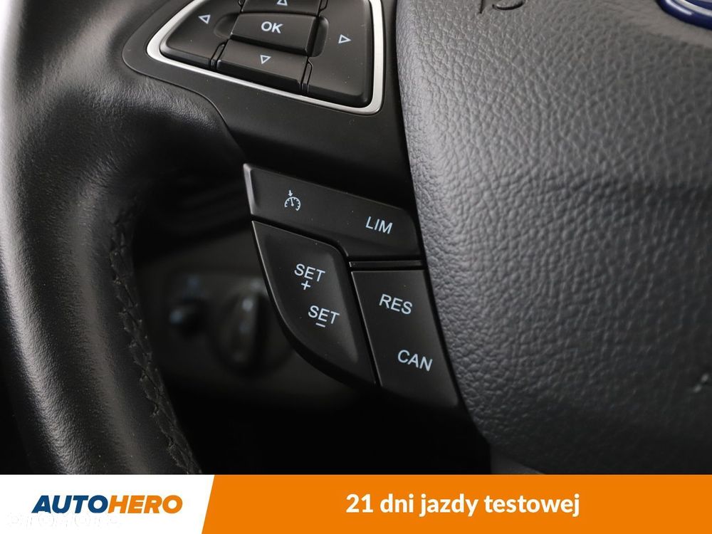 Ford Kuga - 25
