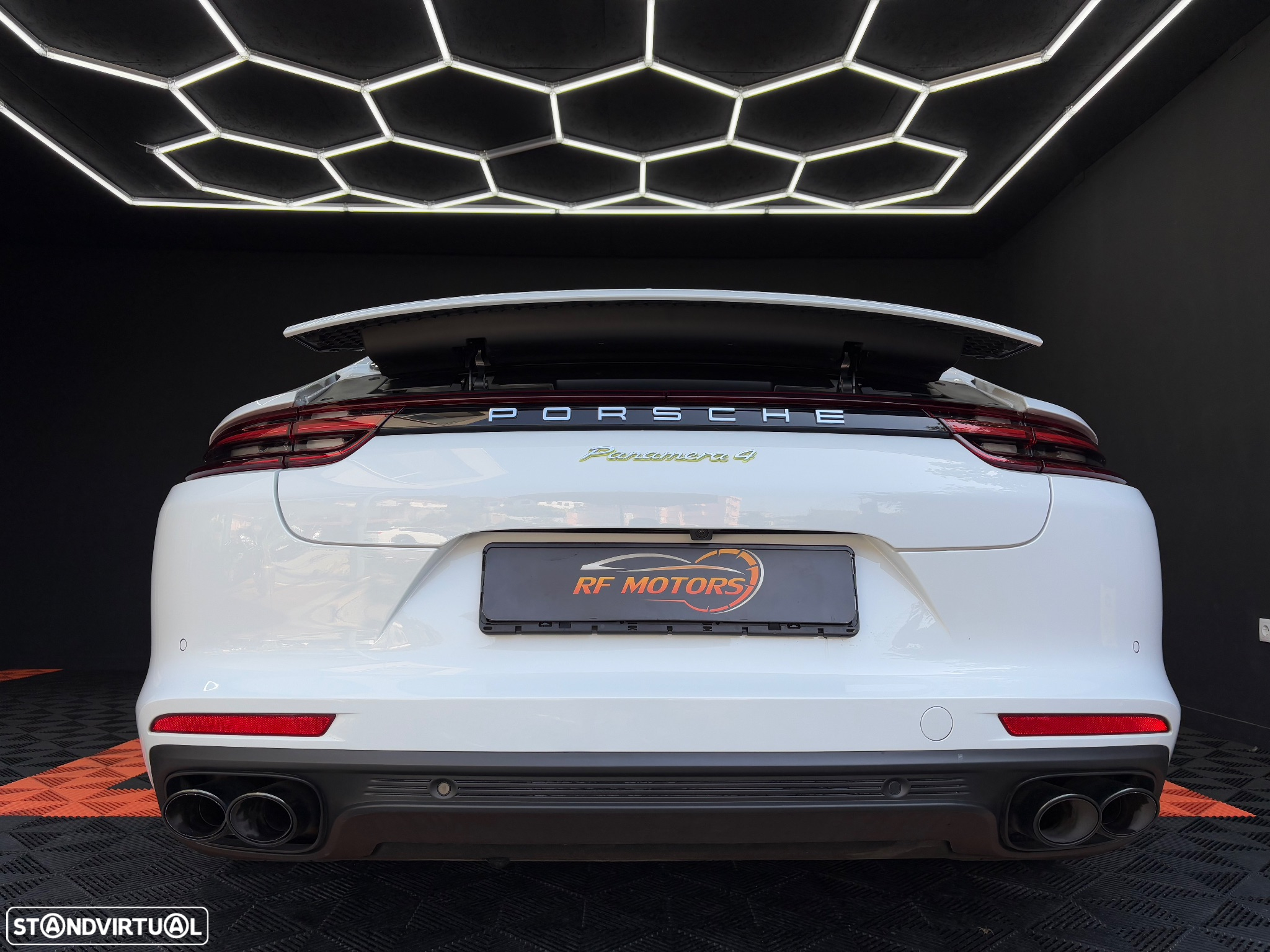 Porsche Panamera 4 E-Hybrid - 26
