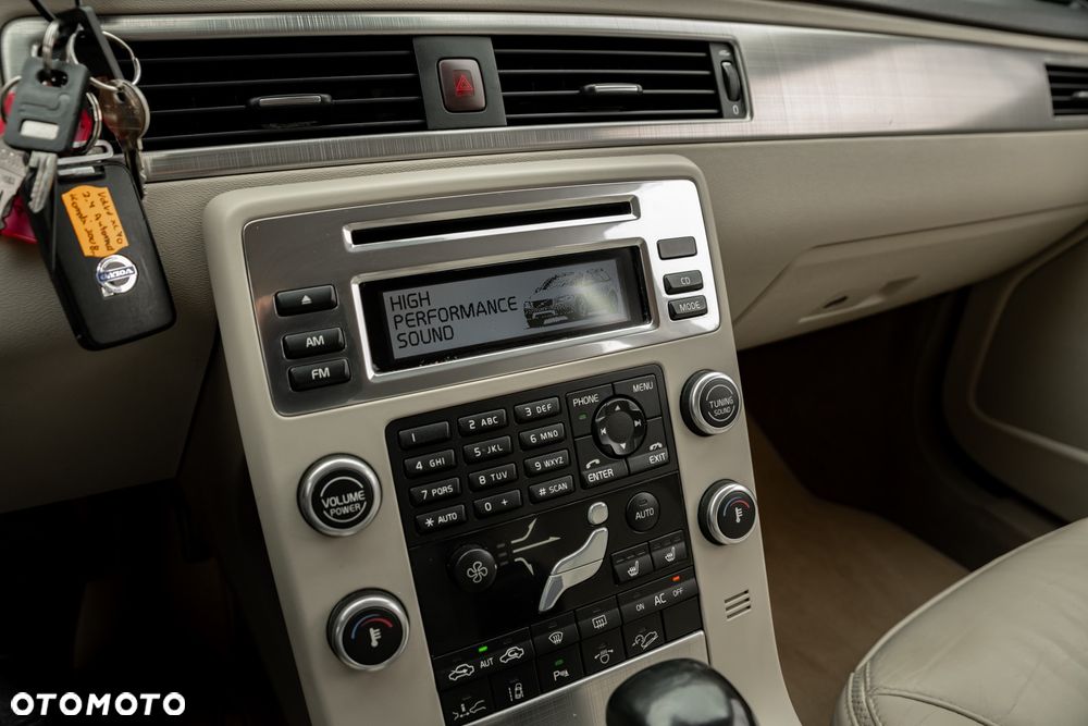 Volvo XC 70 D5 AWD Momentum - 37