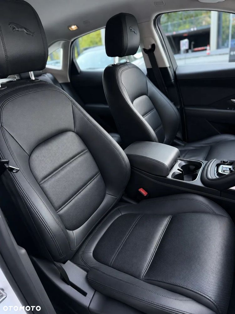 Jaguar E-Pace 1.5 P160 mHEV S - 14