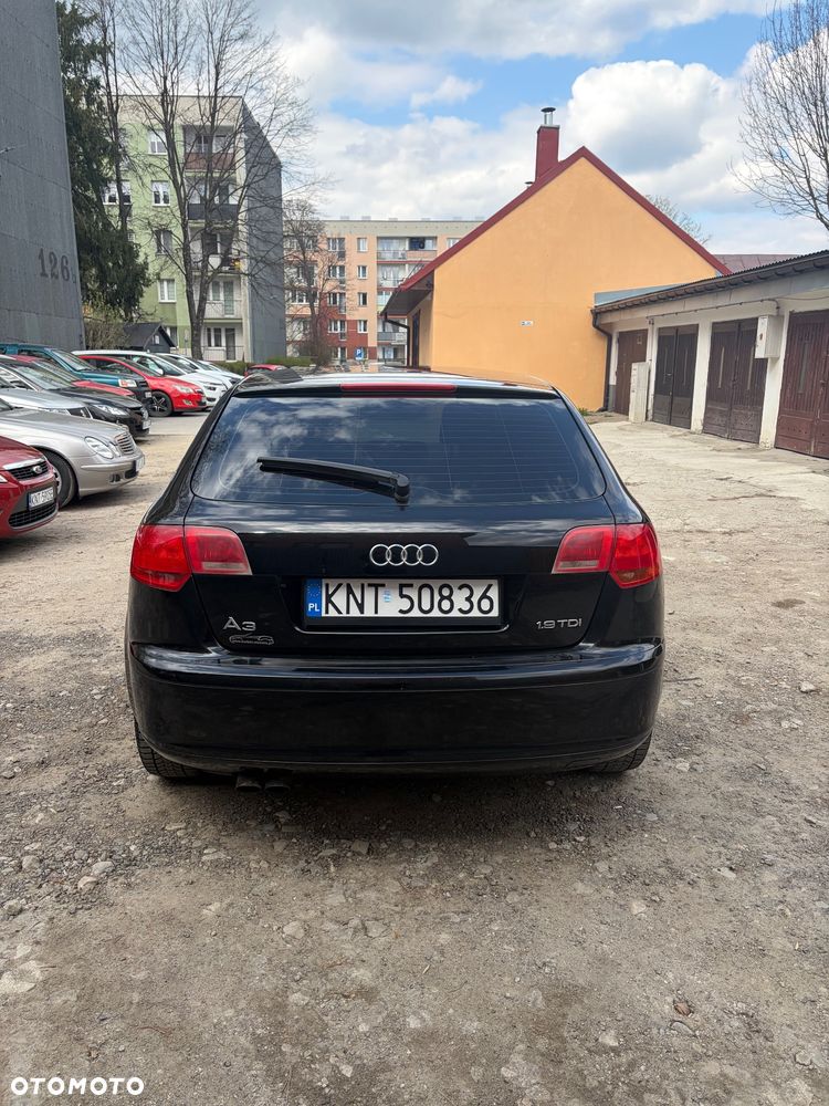 Audi A3 Sportback 1.9 TDI Attraction - 3