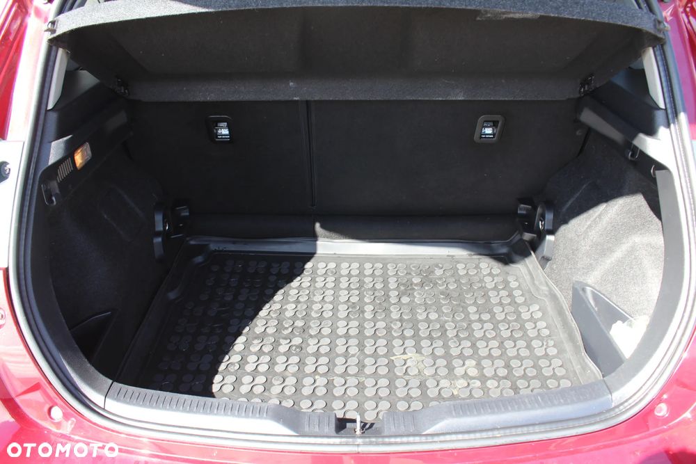 Toyota Auris 1.6 Premium Comfort - 39