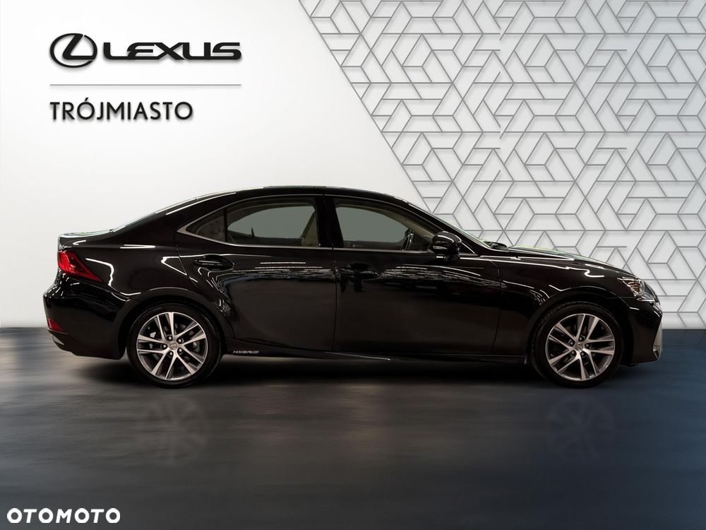 Lexus IS - 7