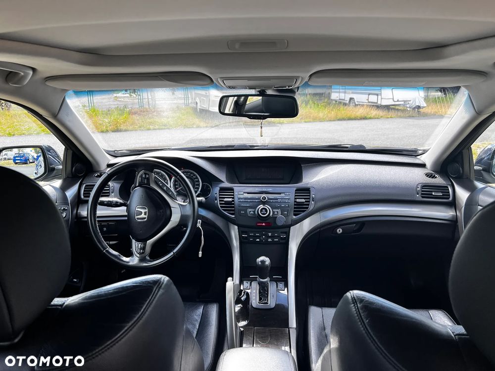 Honda Accord 2.4 Executive - 11