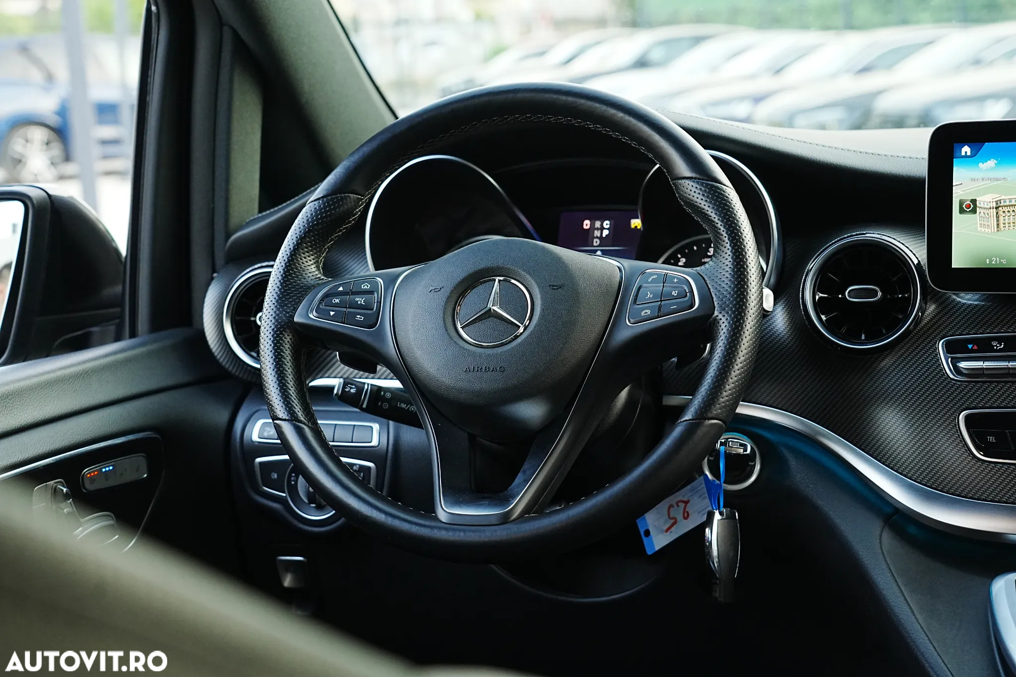 Mercedes-Benz V 300 d lang 4Matic 9G-TRONIC Avantgarde Edition 2023 - 17